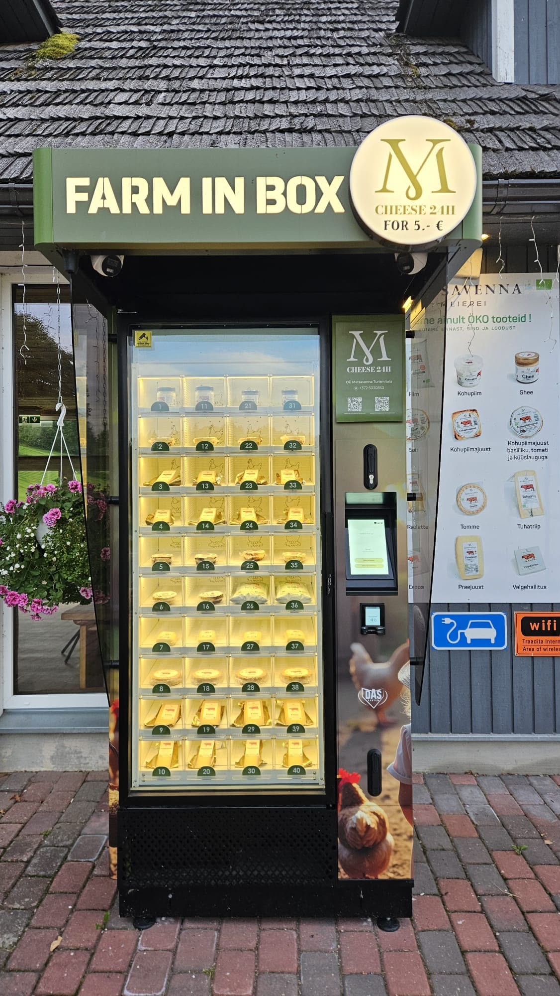 Distributeur de fromages Metsavenna Farm in Box près de la boutique