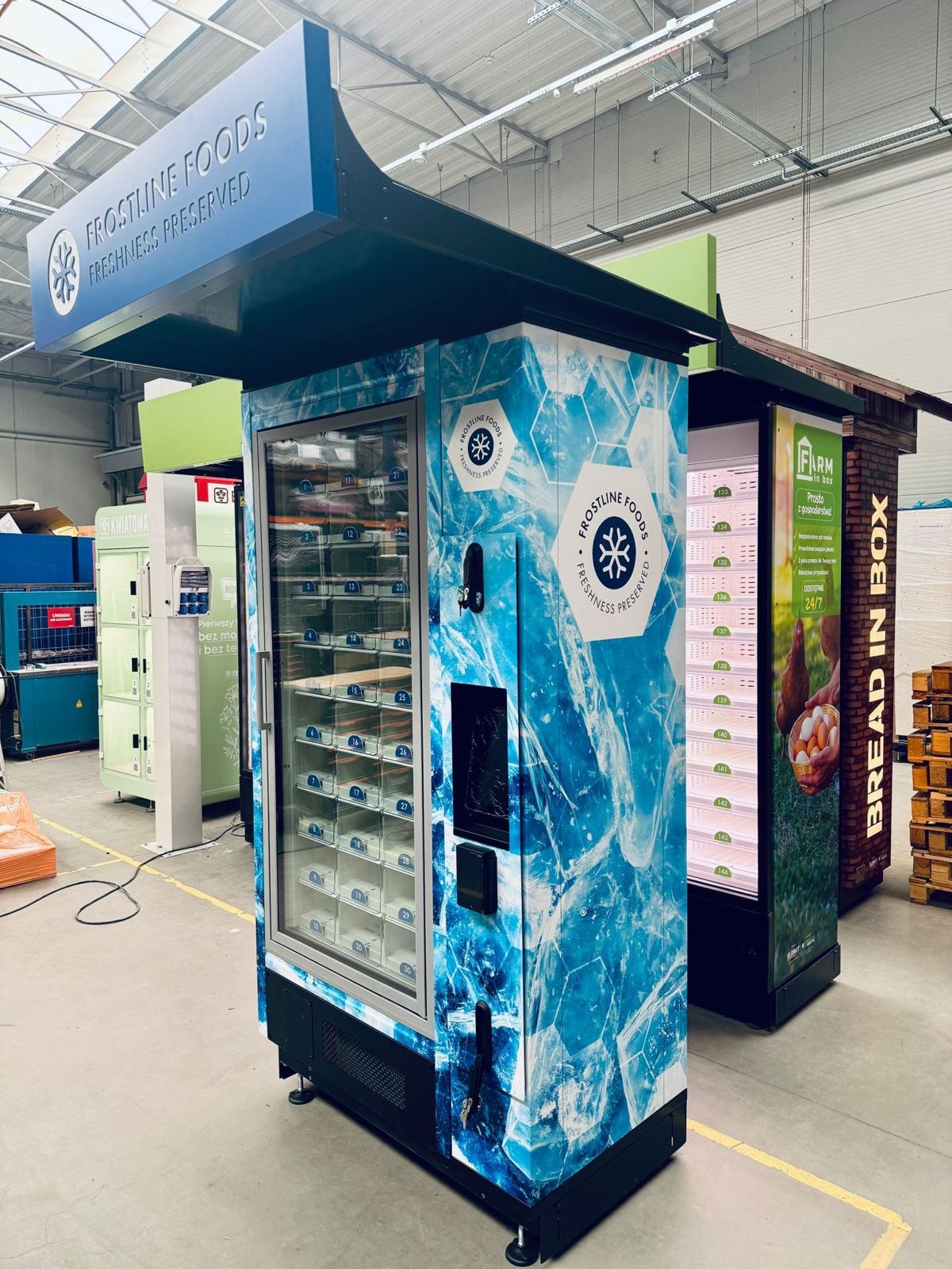 Distributeur Frostline Foods vu sous un autre angle